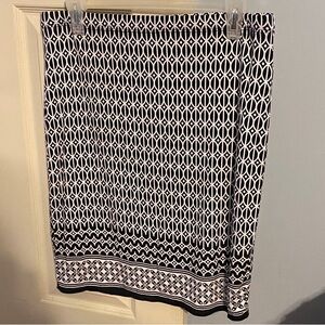 Max Studio Black and White Engineered Geometric Print Pencil Skirt, size L